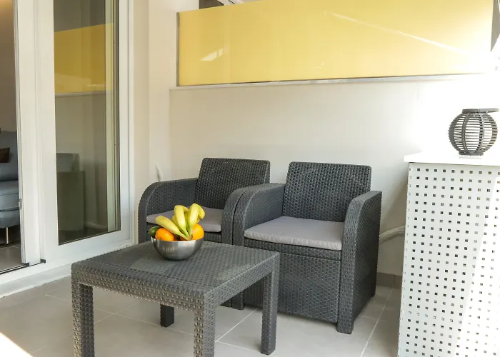 V36 Suites